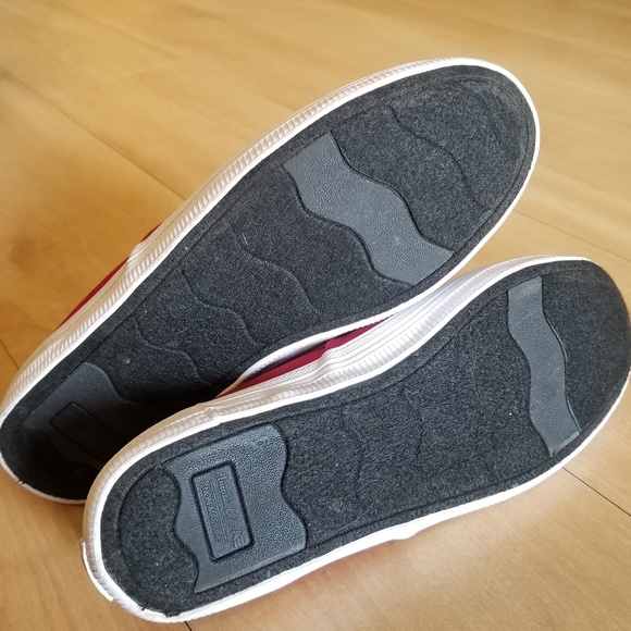 *SOLD* American Eagle Sneakers - Picture 7 of 7